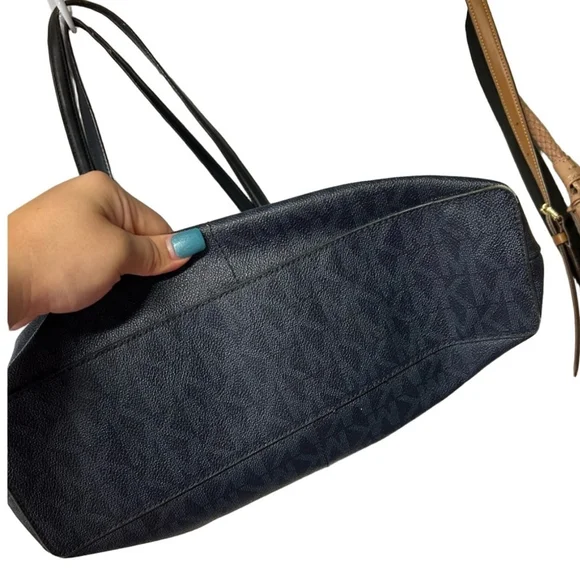 Michael Kors Large Bedford Tote Navy MK Signature Logo Canvas - Picture 4 of 10